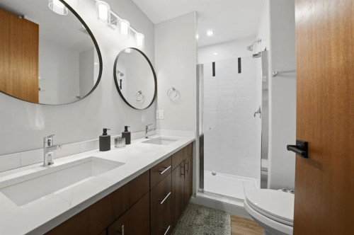 75 Hill Crescent, Red Deer, AB - Indoor Photo Showing Bathroom