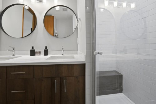 75 Hill Crescent, Red Deer, AB - Indoor Photo Showing Bathroom