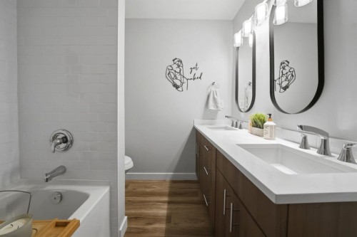 75 Hill Crescent, Red Deer, AB - Indoor Photo Showing Bathroom