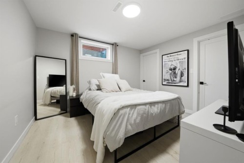 75 Hill Crescent, Red Deer, AB - Indoor Photo Showing Bedroom