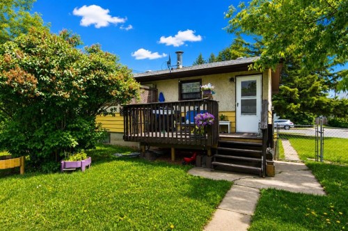 3502 51 Avenue, Red Deer, AB 