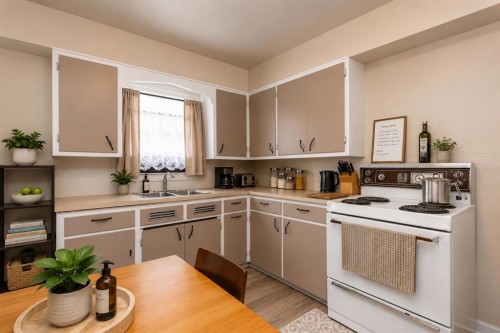 3502 51 Avenue, Red Deer, AB 