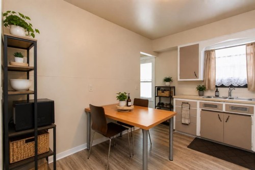 3502 51 Avenue, Red Deer, AB 