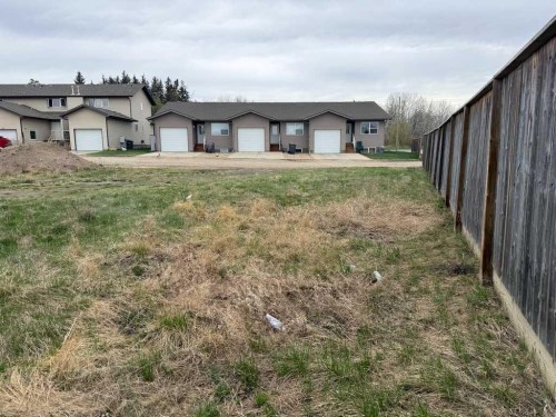 5311 57 Avenue, Ponoka, AB 