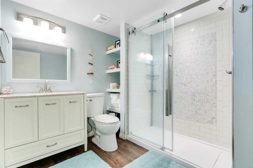 284 Vanson Close, Red Deer, AB - Indoor Photo Showing Bathroom