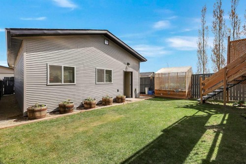 284 Vanson Close, Red Deer, AB - Outdoor