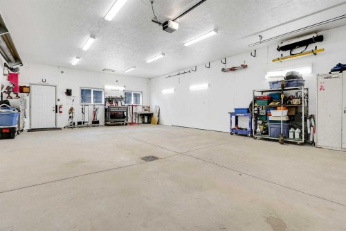 284 Vanson Close, Red Deer, AB - Indoor Photo Showing Garage
