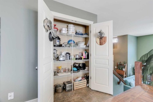 284 Vanson Close, Red Deer, AB - Indoor Photo Showing Other Room