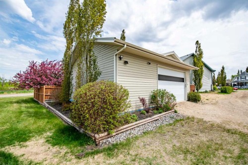25 Fern Glade Crescent, Sylvan Lake, AB - Outdoor