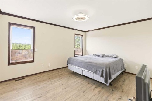 25 Fern Glade Crescent, Sylvan Lake, AB - Indoor Photo Showing Bedroom