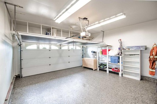 25 Fern Glade Crescent, Sylvan Lake, AB - Indoor Photo Showing Garage