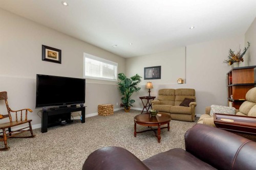 39 Thompson Crescent, Red Deer, AB - Indoor Photo Showing Living Room
