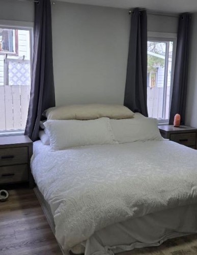 5113 A 54 Avenue, Ponoka, AB - Indoor Photo Showing Bedroom