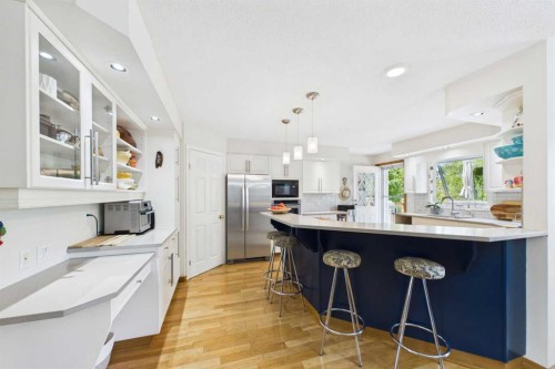 3740 43A Avenue, Red Deer, AB - Indoor Photo Showing Kitchen With Upgraded Kitchen