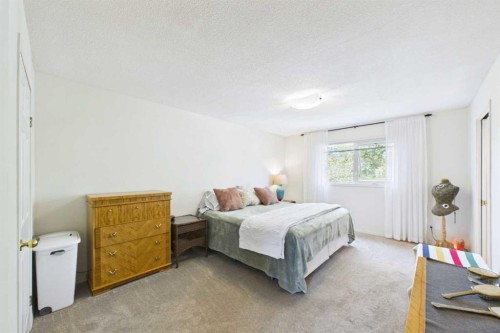 3740 43A Avenue, Red Deer, AB - Indoor Photo Showing Bedroom