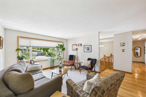 3740 43A Avenue, Red Deer, AB - Indoor Photo Showing Living Room