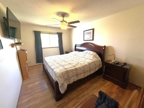 42567 Highway 856, Rural Flagstaff County, AB - Indoor Photo Showing Bedroom