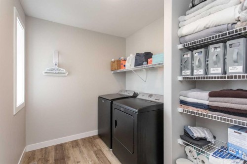 71 Bardwell Way, Sylvan Lake, AB - Indoor Photo Showing Laundry Room