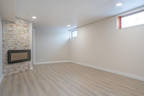 3 Montcalm Avenue, Camrose, AB - Indoor