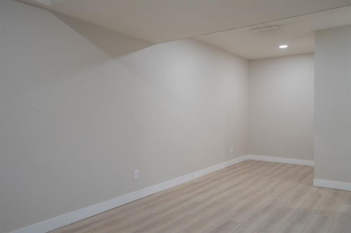 3 Montcalm Avenue, Camrose, AB - Indoor Photo Showing Other Room