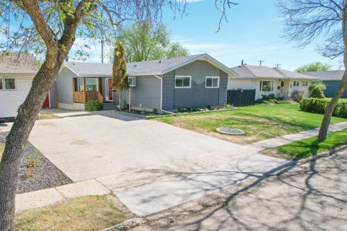 3 Montcalm Avenue, Camrose, AB - Outdoor With Facade