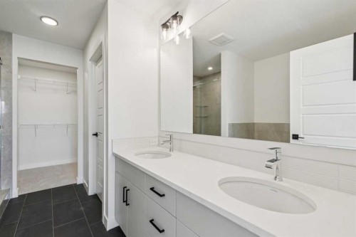 73 Sora Gate Se, Calgary, AB - Indoor Photo Showing Bathroom
