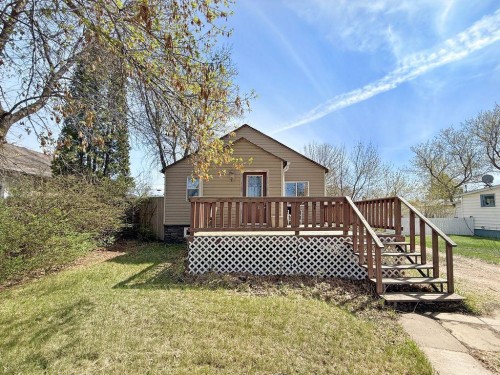 4709 49 Street  Stettler, AB T0C 2L2