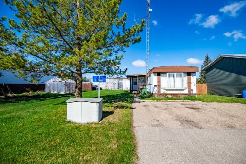 8 52 Street, Bluffton, AB - Outdoor