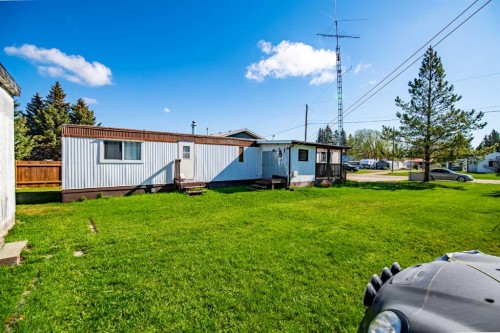 8 52 Street, Bluffton, AB - Outdoor