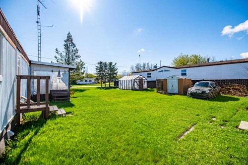 8 52 Street, Bluffton, AB - Outdoor