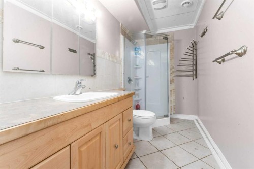 45 Durand Crescent, Red Deer, AB - Indoor Photo Showing Bathroom