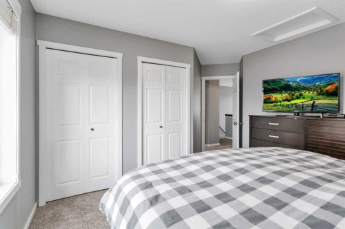 182 Kidd Close, Red Deer, AB - Indoor Photo Showing Bedroom