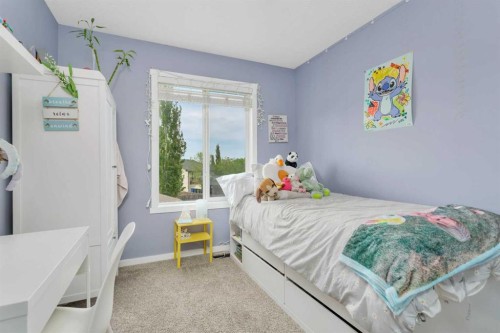 182 Kidd Close, Red Deer, AB - Indoor Photo Showing Bedroom