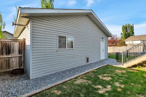 182 Kidd Close, Red Deer, AB - Outdoor With Exterior