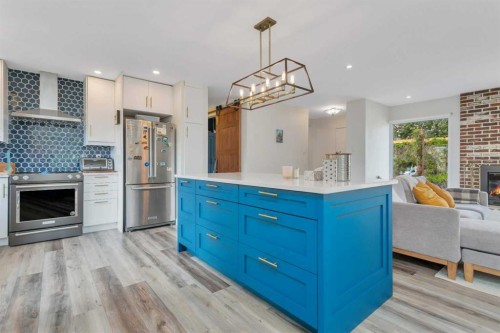 31 Macfarlane Avenue, Red Deer, AB - Indoor Photo Showing Kitchen With Upgraded Kitchen