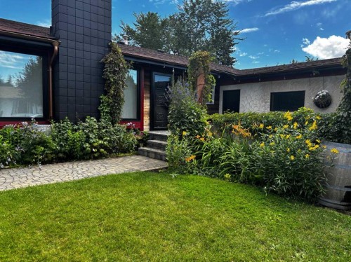 31 Macfarlane Avenue, Red Deer, AB - Outdoor