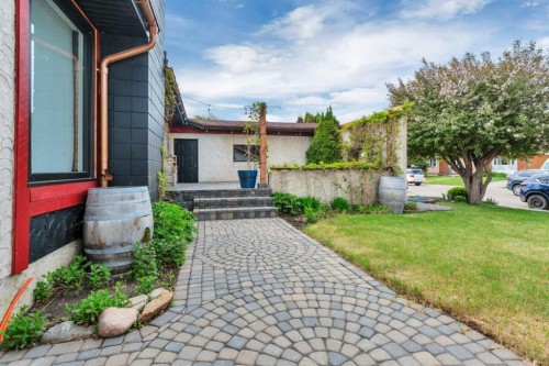 31 Macfarlane Avenue, Red Deer, AB - Outdoor