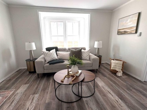 5129 48 Avenue, Ponoka, AB - Indoor Photo Showing Living Room