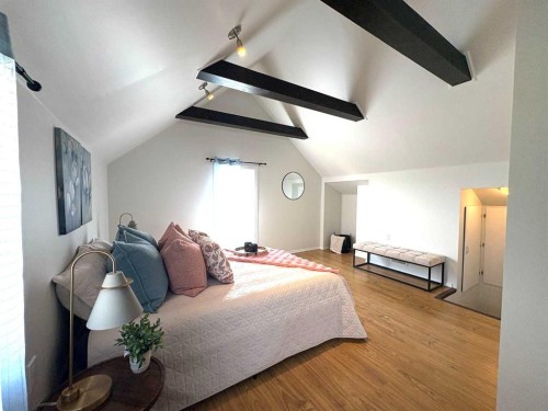5129 48 Avenue, Ponoka, AB - Indoor Photo Showing Bedroom