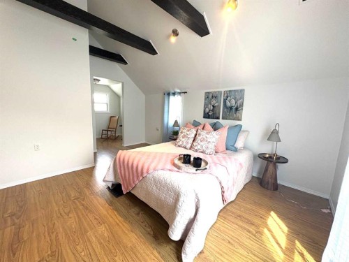 5129 48 Avenue, Ponoka, AB - Indoor Photo Showing Bedroom
