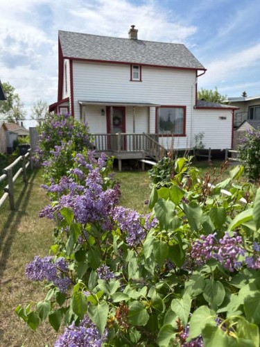 5129 48 Avenue, Ponoka, AB - Outdoor With Deck Patio Veranda