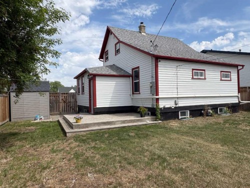 5129 48 Avenue, Ponoka, AB - Outdoor With Exterior