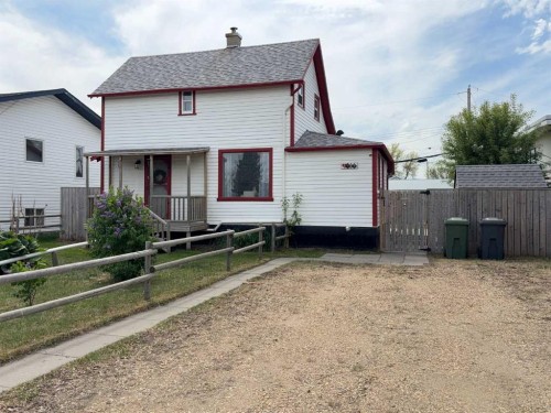 5129 48 Avenue, Ponoka, AB - Outdoor With Deck Patio Veranda With Exterior