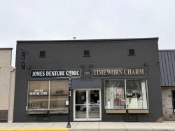 5105 50 Avenue Lacombe, AB T4L 1K4