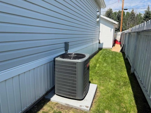 5012 53 Avenue, Breton, AB 
