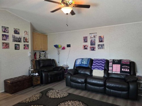 5012 53 Avenue, Breton, AB 