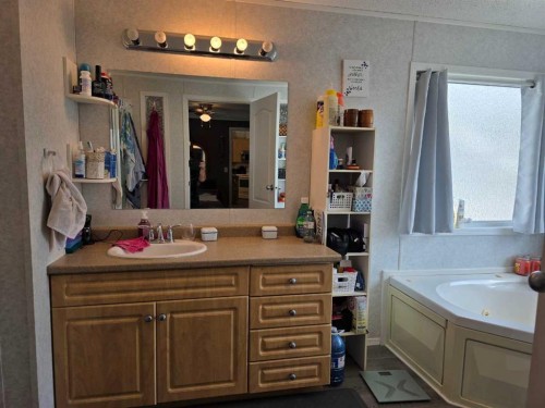 5012 53 Avenue, Breton, AB 