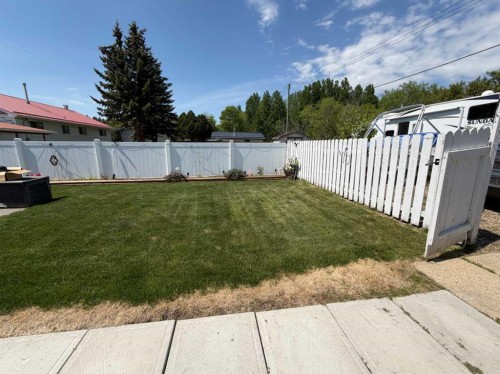 5012 53 Avenue, Breton, AB 