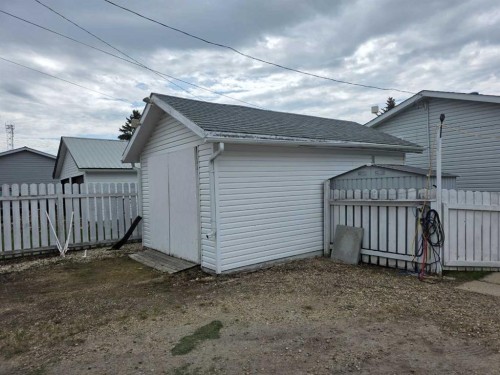 5012 53 Avenue, Breton, AB 