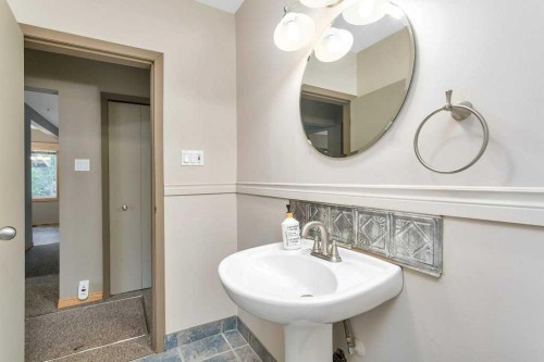 374079 Range Road 4-2, Rural Clearwater County, AB - Indoor Photo Showing Bathroom